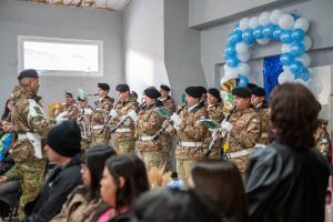 Emoción y compromiso: Estudiantes de Río Turbio realizaron la Promesa de Lealtad a la Bandera