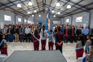 Emoción y compromiso: Estudiantes de Río Turbio realizaron la Promesa de Lealtad a la Bandera