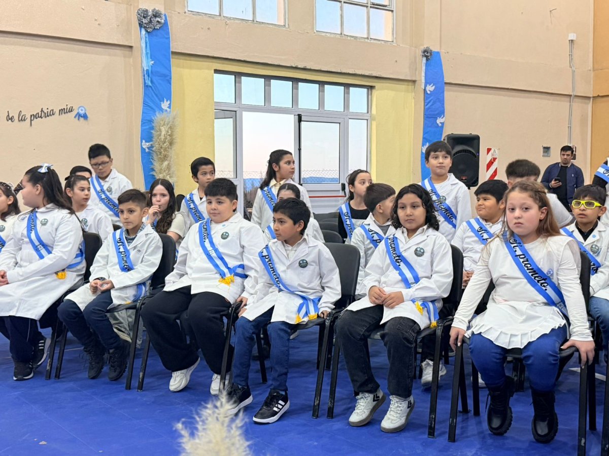 Los alumnos de cuarto grado asumieron este compromiso patrio.