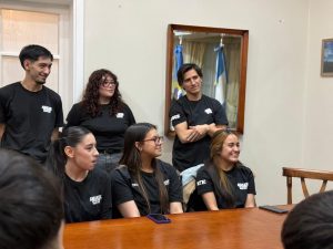 Claudio Vidal recibió al Ballet Amakaik y respaldó su participación en uno de los festivales folclóricos más importantes del país