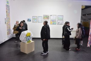 Multitudinaria inauguración de “Pasión y Gloria”, la muestra que celebra el fútbol en Santa Cruz