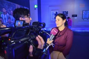 Multitudinaria inauguración de “Pasión y Gloria”, la muestra que celebra el fútbol en Santa Cruz