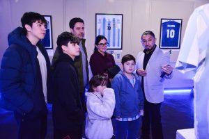 Multitudinaria inauguración de “Pasión y Gloria”, la muestra que celebra el fútbol en Santa Cruz