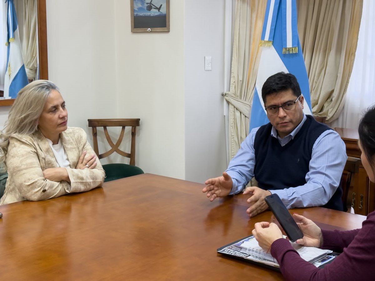Reunión en la Residencia Oficial.
