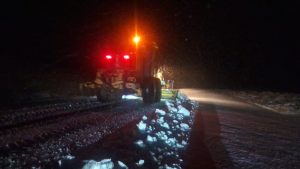 Vialidad Provincial realizó tareas de despeje de nieve y distribución de sal sobre la Ruta Nacional N° 40 Norte
