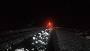 Vialidad Provincial realizó tareas de despeje de nieve y distribución de sal sobre la Ruta Nacional N° 40 Norte