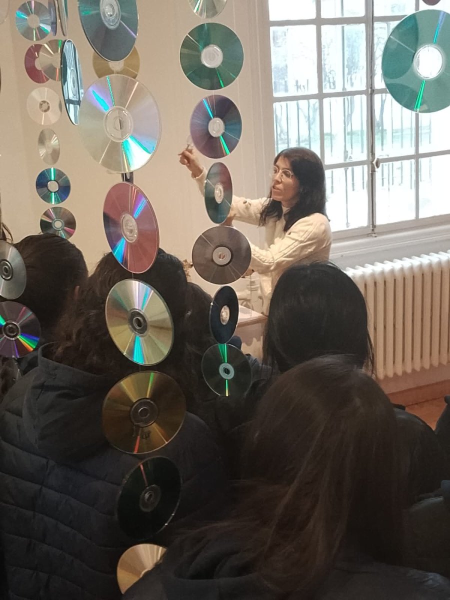 Estudiantes del IMA visitaron la muestra interactiva “Juegos &amp; Juguetes” en el MAEM