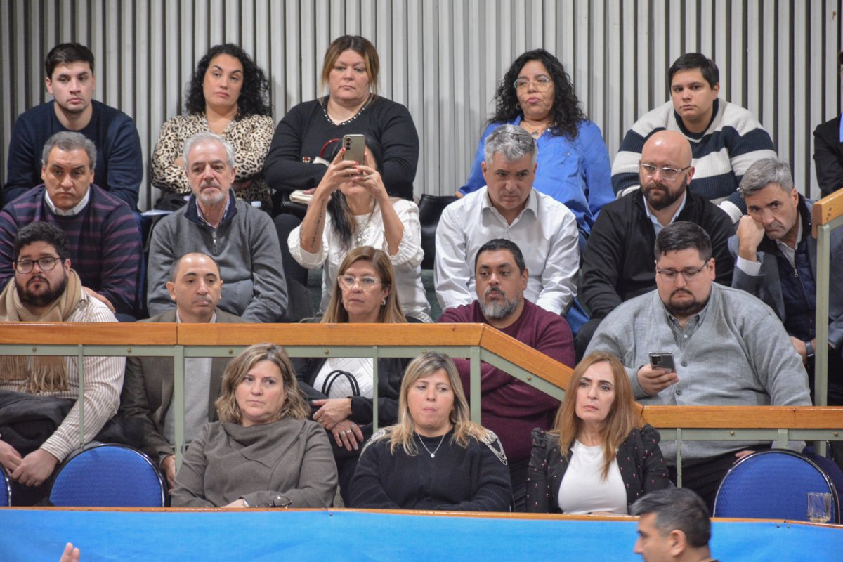 La comitiva del Poder Ejecutivo en el recinto.