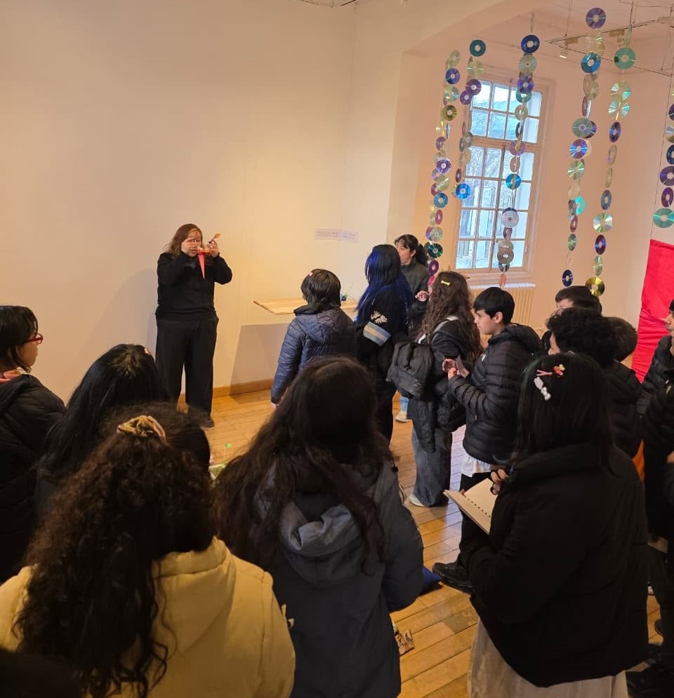 El Museo de Arte Eduardo Minnicelli continúa realizando visitas guiadas a la recibe a la muestra Juegos & Juguetes