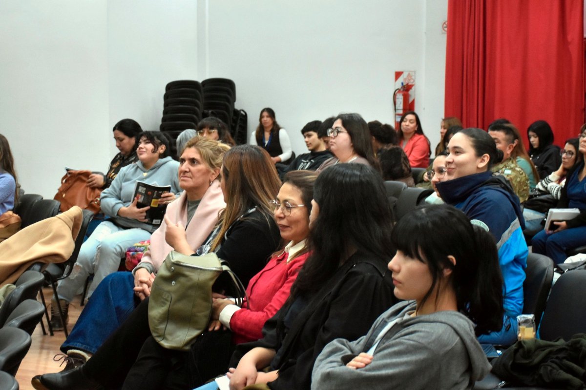 Se realizó una jornada de capacitación sobre Cuidados de Enfermería en Salud Mental “Abordaje integral y rol profesional”