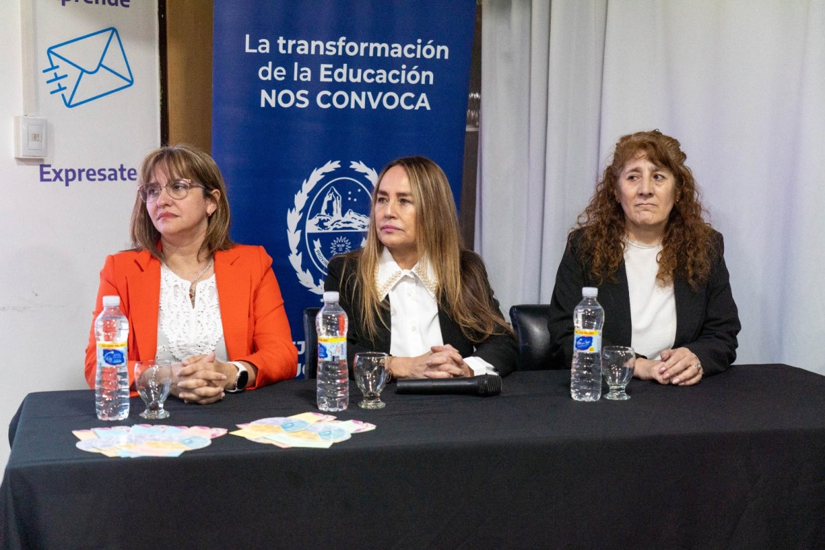 Se realizó el Encuentro Provincial de Directores de Escuelas ALFA en Red en Río Gallegos