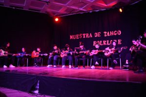 La Escuela Provincial de Danzas compartió dos muestras artísticas con gran acompañamiento familiar