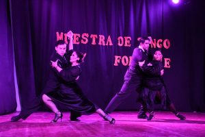 La Escuela Provincial de Danzas compartió dos muestras artísticas con gran acompañamiento familiar