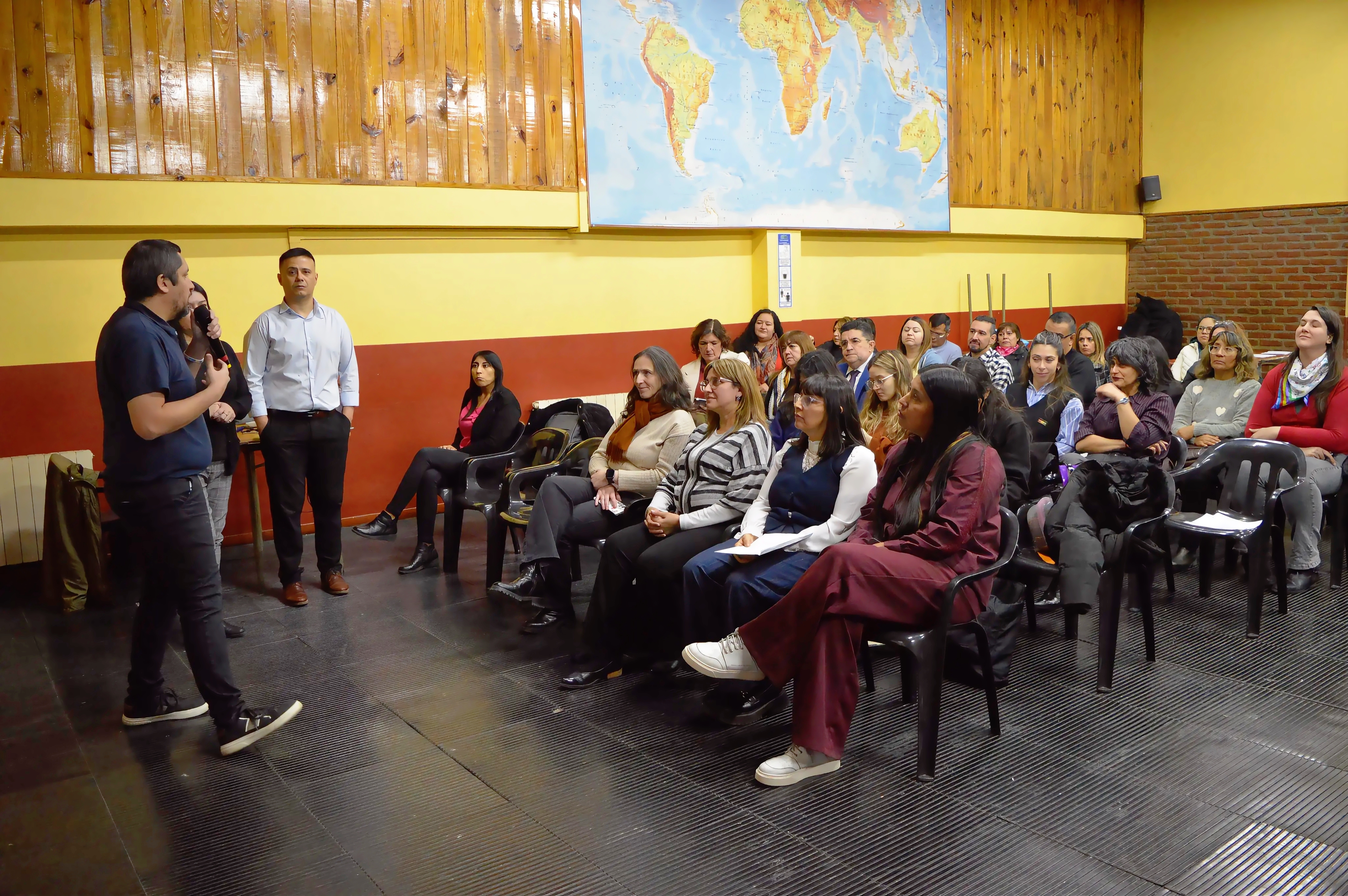 Educación impulsa jornadas de fortalecimiento para estudiantes del último año de la formación docente