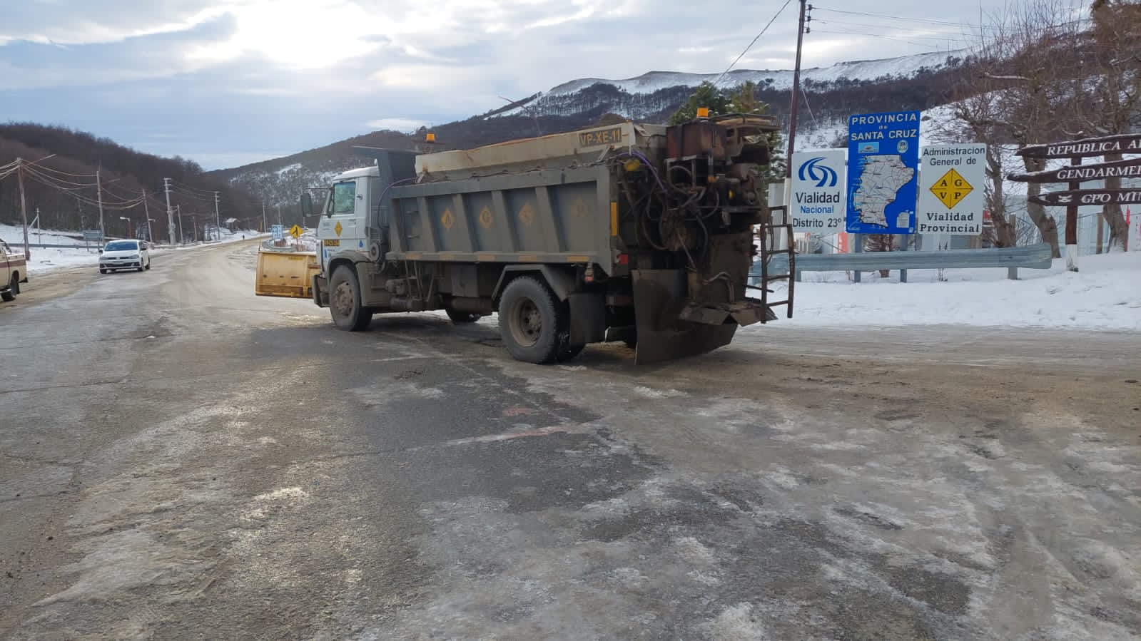 Vialidad Provincial realizó tareas de distribución de sal en la Cuenca Carbonífera