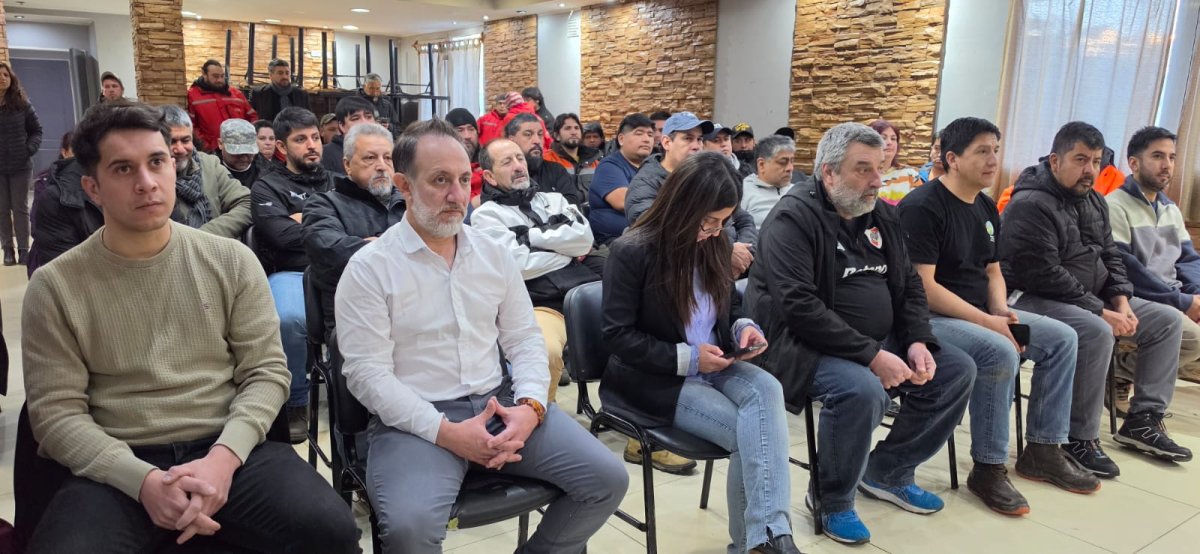 Charla abierta a la comunidad de la Cuenca Carbonífera.