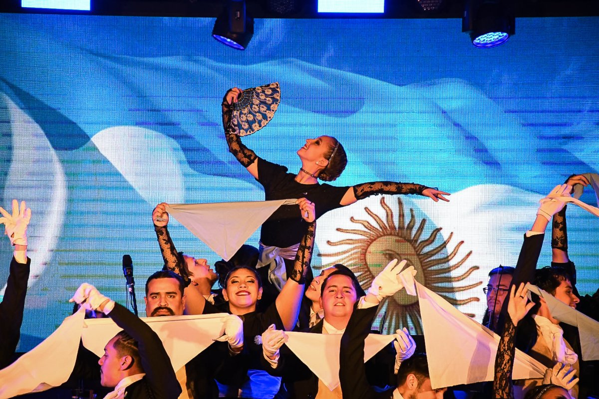Ballets locales provinciales engalanarán el escenario de la Velada Patriótica.