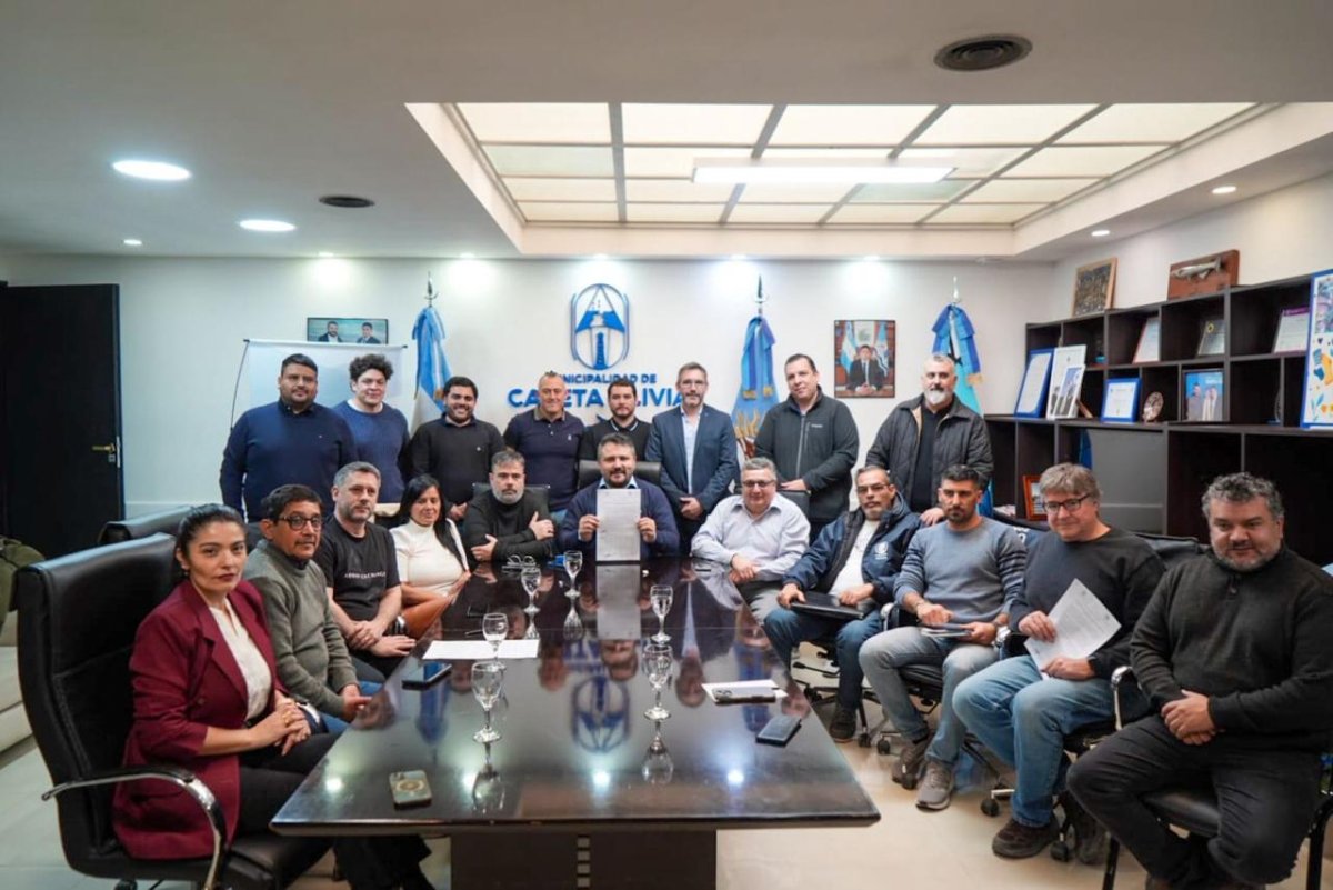 IDUV realizó la apertura de sobres para la construcción del polideportivo en Caleta Olivia