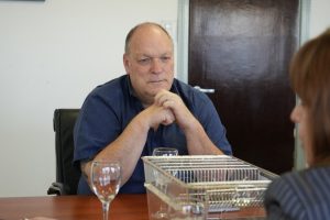 Producción entregó equipamiento científico para la Escuela de Biología Marina de Caleta Olivia