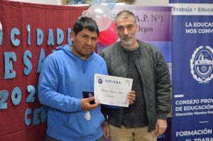 Santa Cruz avanza en formación laboral continua con nuevos gasistas profesionales matriculados