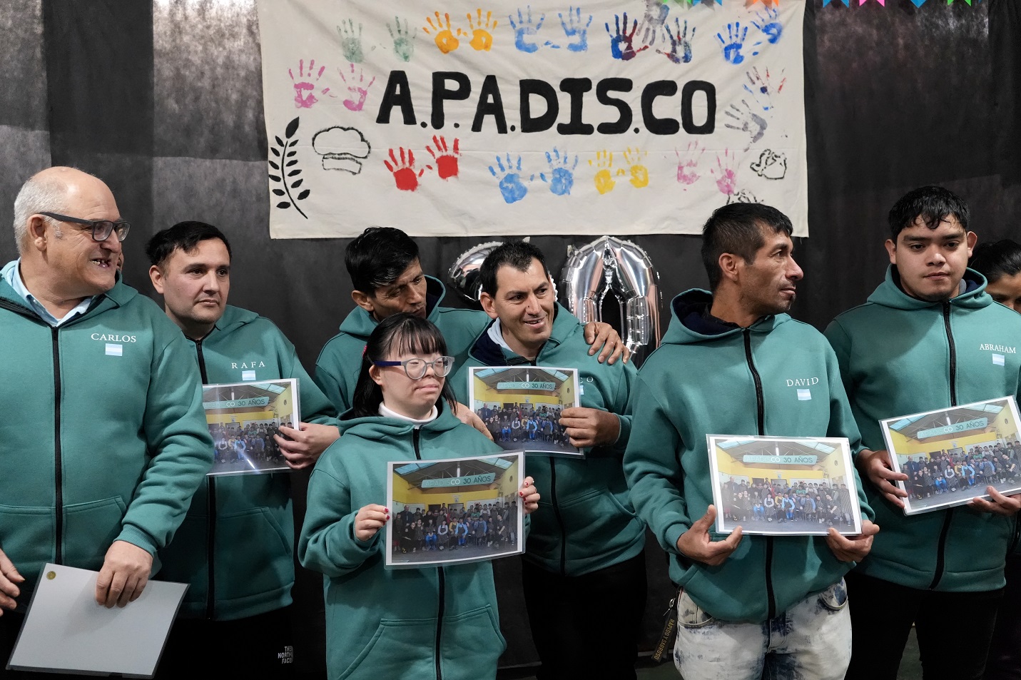 Autoridades de la Cartera Educativa destacaron la trayectoria de A.P.A.DIS.C.O. en su 30° aniversario