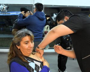 Exitosa jornada de vacunación e iniciativas artísticas en Río Gallegos
