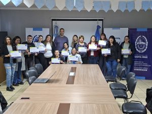 El Gobierno de Santa Cruz entregó certificaciones de la capacitación en Lengua de Señas a los agentes de la administración pública