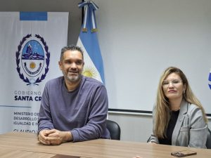 El Gobierno de Santa Cruz entregó certificaciones de la capacitación en Lengua de Señas a los agentes de la administración pública