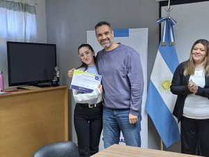 El Gobierno de Santa Cruz entregó certificaciones de la capacitación en Lengua de Señas a los agentes de la administración pública