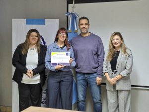 El Gobierno de Santa Cruz entregó certificaciones de la capacitación en Lengua de Señas a los agentes de la administración pública