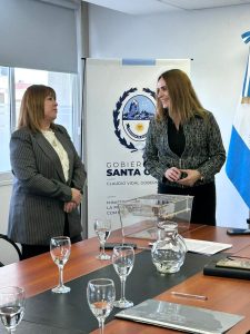 Articulan acciones estratégicas para fortalecer la educación en la Escuela de Biología Marina de Caleta Olivia