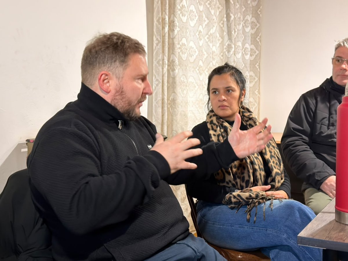 Provincia articula acciones para acercar programas y beneficios a los vecinos de Los Antiguos