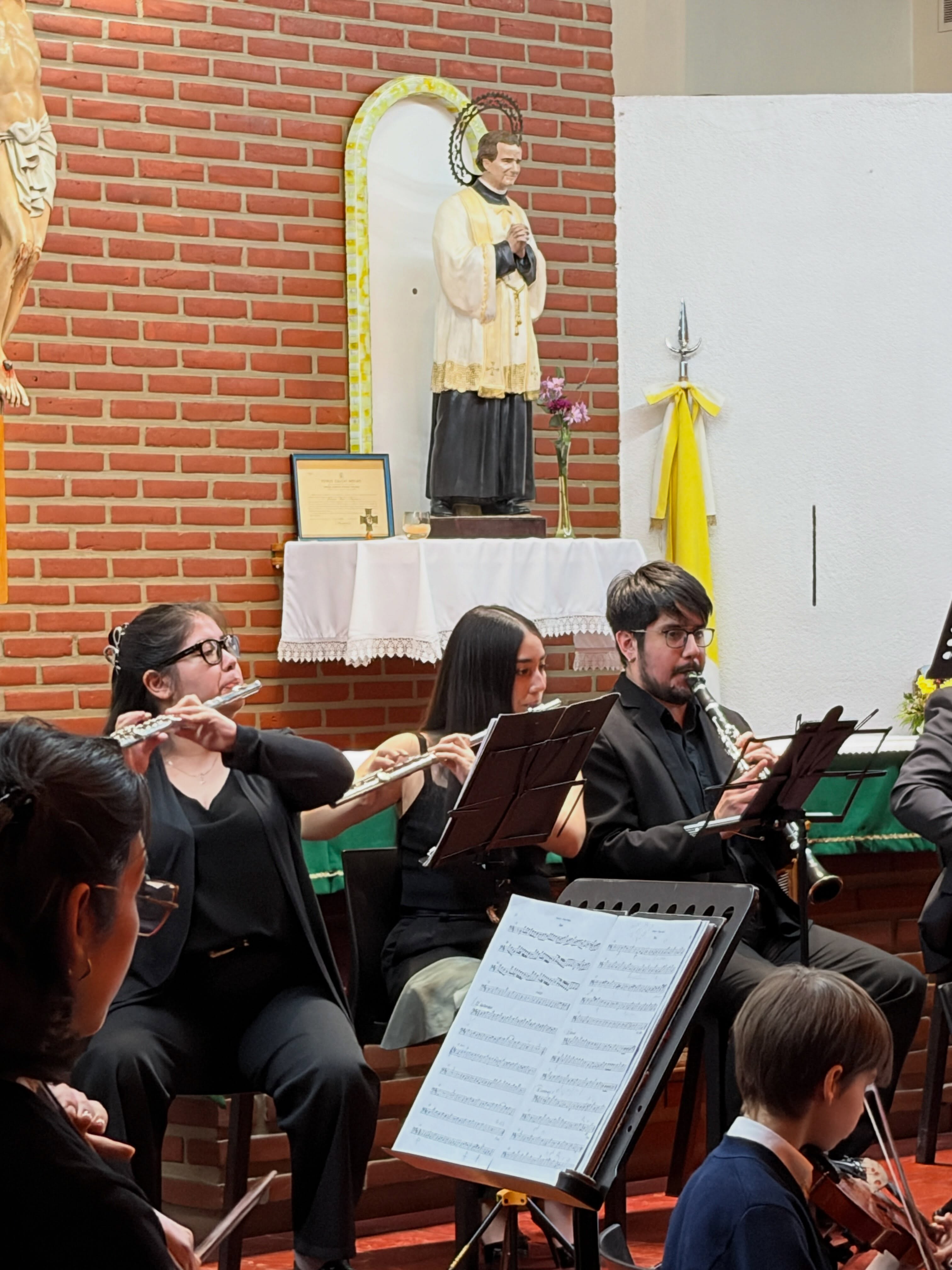 Con gran convocatoria, se realizó el concierto de Sinfonietta y Ensamble Vocal