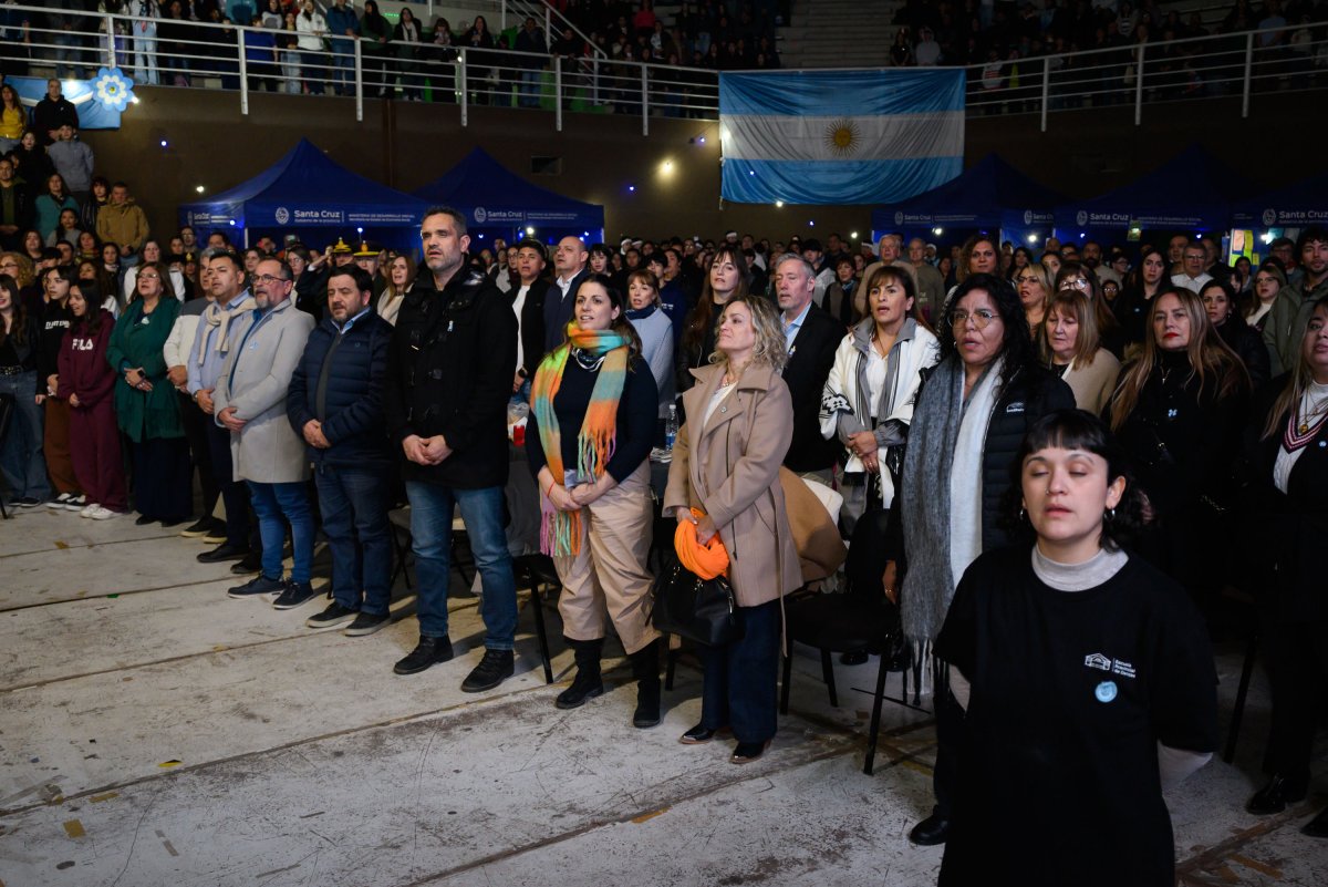 Santa Cruz celebra la Independencia con música, danza y tradición en la Velada “Sentir la Patria”