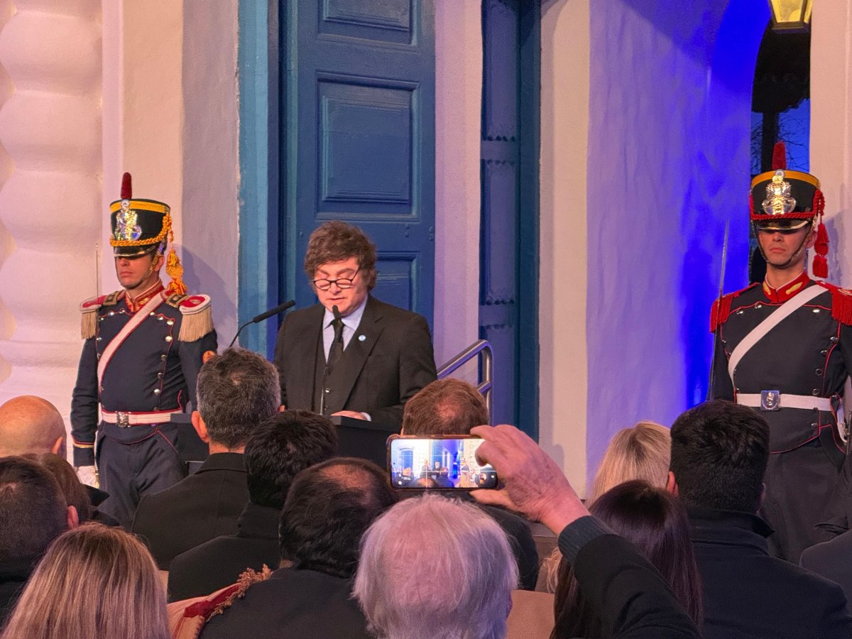 Claudio Vidal participó en la vigilia por el Día de la Independencia junto al presidente Javier Milei