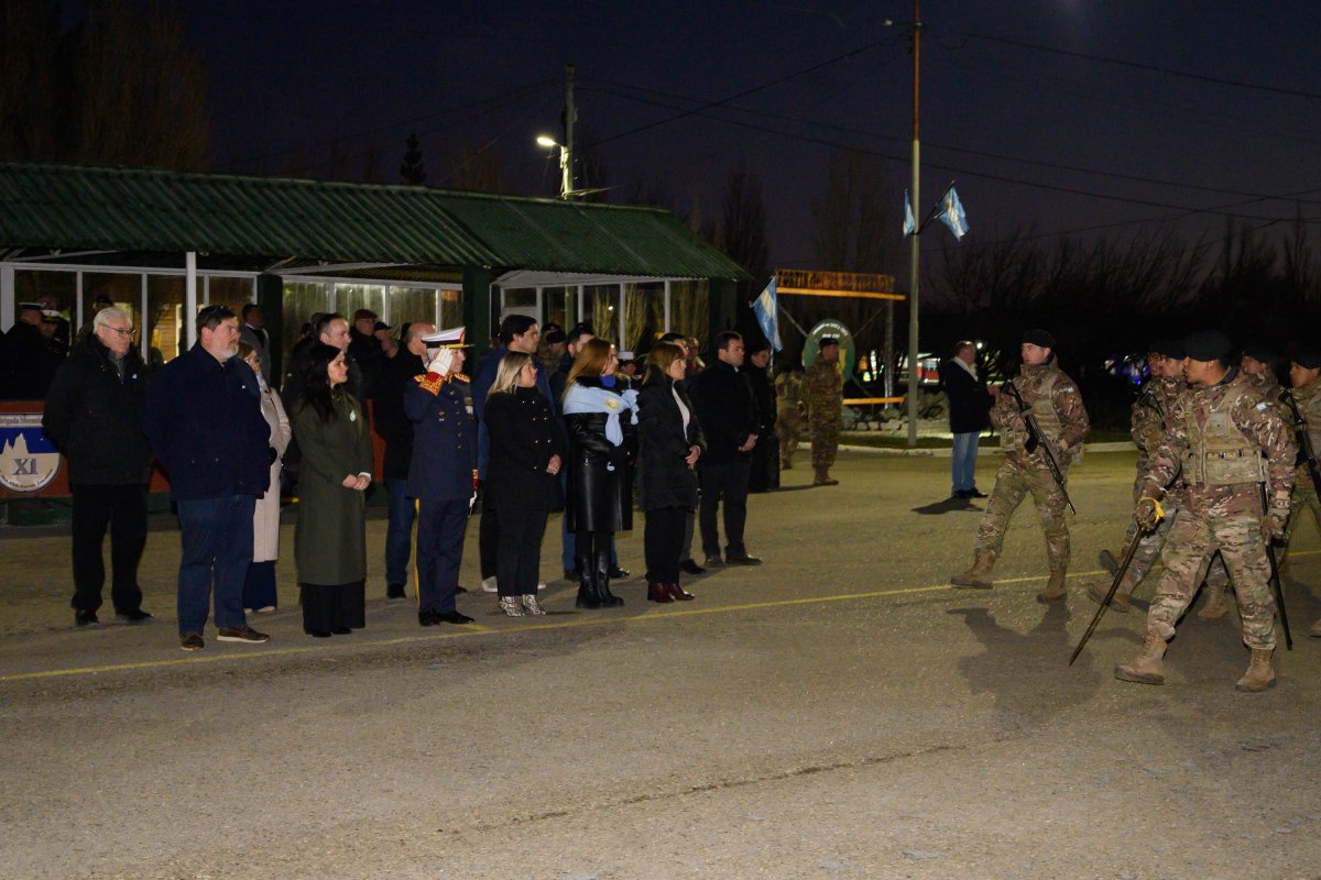 El Gobierno de Santa Cruz acompañó el acto oficial por el Día de la Independencia junto al Ejército Argentino
