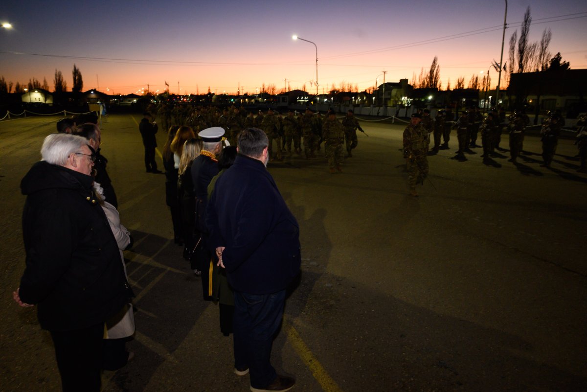 El Gobierno de Santa Cruz acompañó el acto oficial por el Día de la Independencia junto al Ejército Argentino