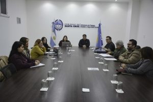 El Gobierno de Santa Cruz cerró la paritaria docente con un acuerdo salarial del 17,8% acumulado