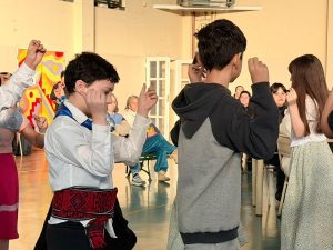 Las escuelas de El Calafate celebraron el Día de la Independencia con una jornada de encuentro y tradición