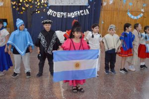 La Escuela Primaria N°19 celebró con un gran acto el Día de la Independencia