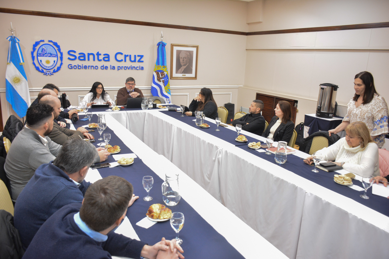 Gobierno e intendentes avanzan en una agenda de diálogo para fortalecer el sistema previsional santacruceño