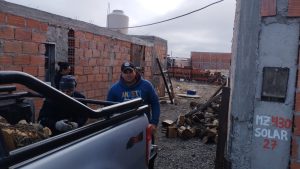 El Gobierno Provincial continúa con la entrega de leña a familias de Las Heras