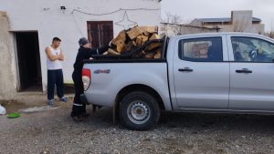 El Gobierno Provincial continúa con la entrega de leña a familias de Las Heras