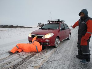 Vialidad Provincial asistió a una familia tras un despiste sobre la Ruta Nacional Nº 40