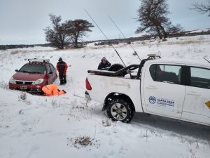 Vialidad Provincial asistió a una familia tras un despiste sobre la Ruta Nacional Nº 40