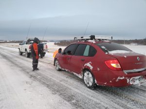 Vialidad Provincial asistió a una familia tras un despiste sobre la Ruta Nacional Nº 40