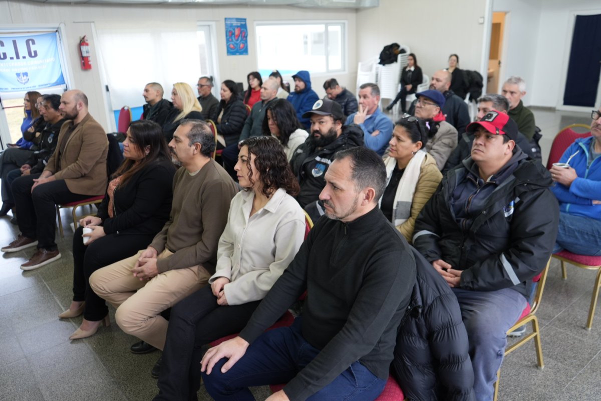 Pescadores locales participan del encuentro.