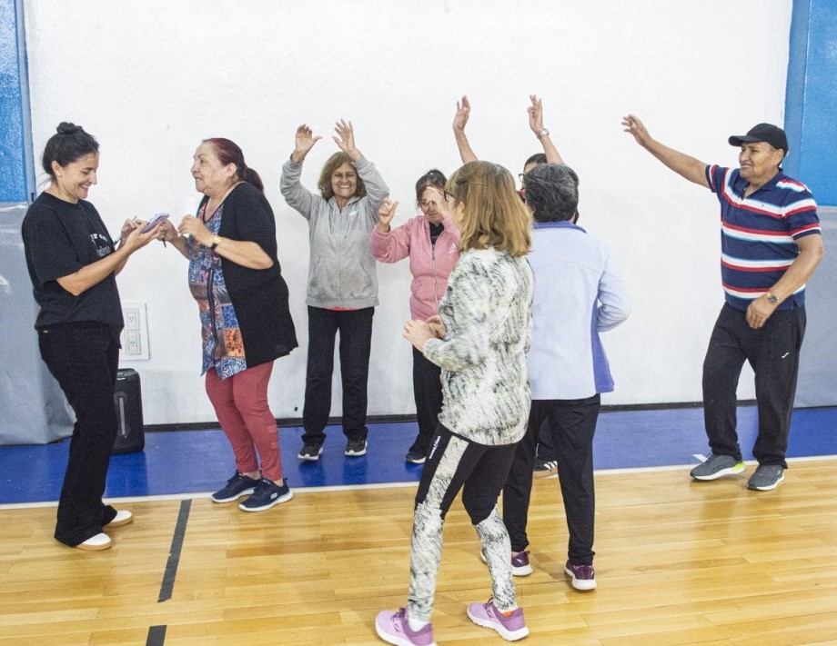 "Mayores en Movimiento": una propuesta recreativa para disfrutar el invierno