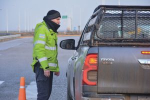 La Policía de Santa Cruz refuerza los controles en rutas y acompaña a los viajeros las 24 horas