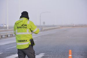 La Policía de Santa Cruz refuerza los controles en rutas y acompaña a los viajeros las 24 horas